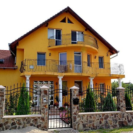 Casa Flora Sânmartin Exterior foto
